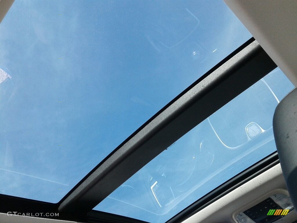 2019 Chrysler 300 Limited Sunroof Photos