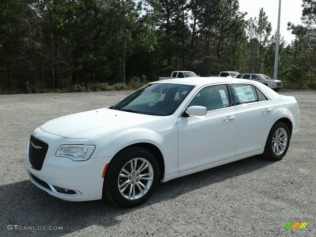 Bright White 2019 Chrysler 300 Touring Exterior Photo #130912978