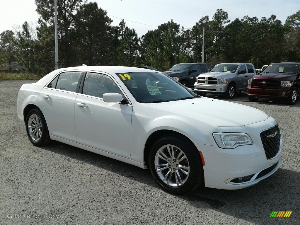 Bright White 2019 Chrysler 300 Touring Exterior Photo #130913170