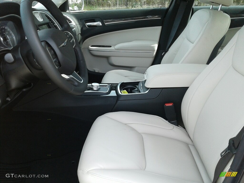 2019 Chrysler 300 Touring Front Seat Photo #130913233
