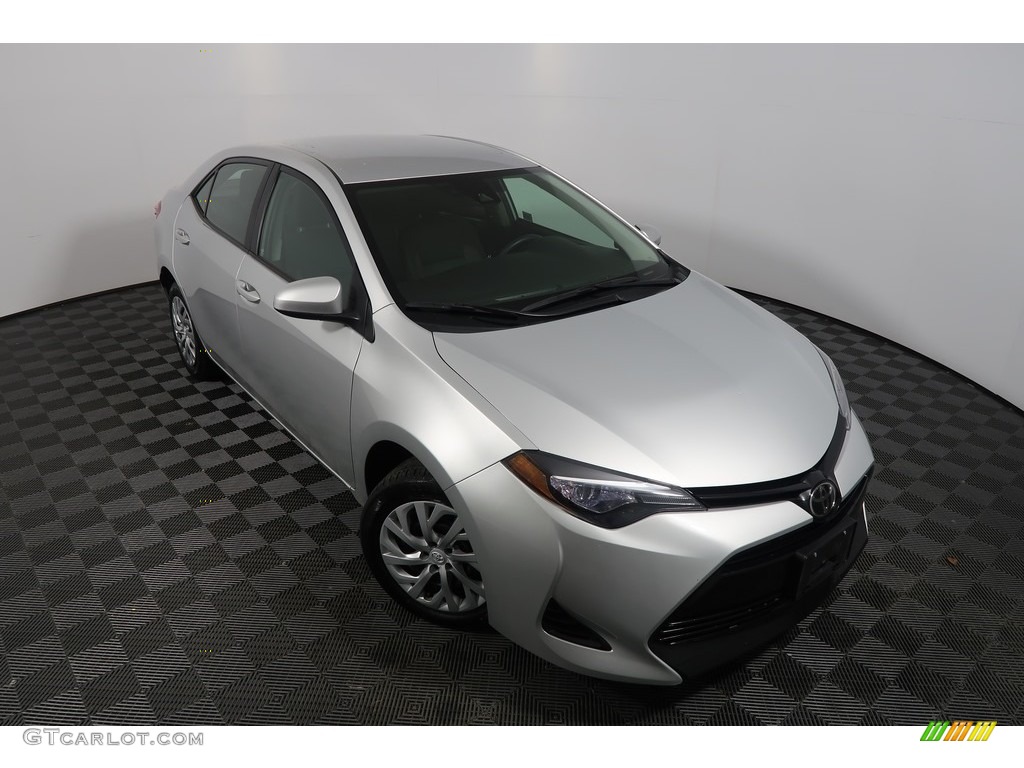 2017 Corolla LE - Classic Silver Metalic / Black photo #2