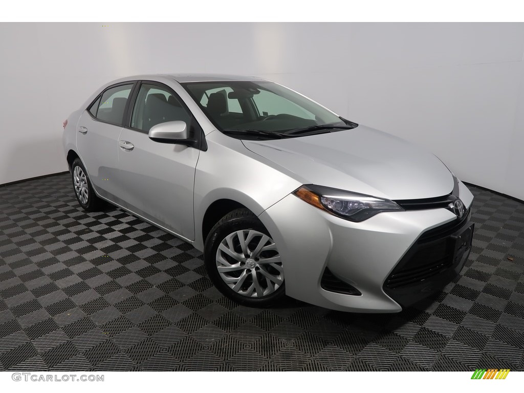 2017 Corolla LE - Classic Silver Metalic / Black photo #5
