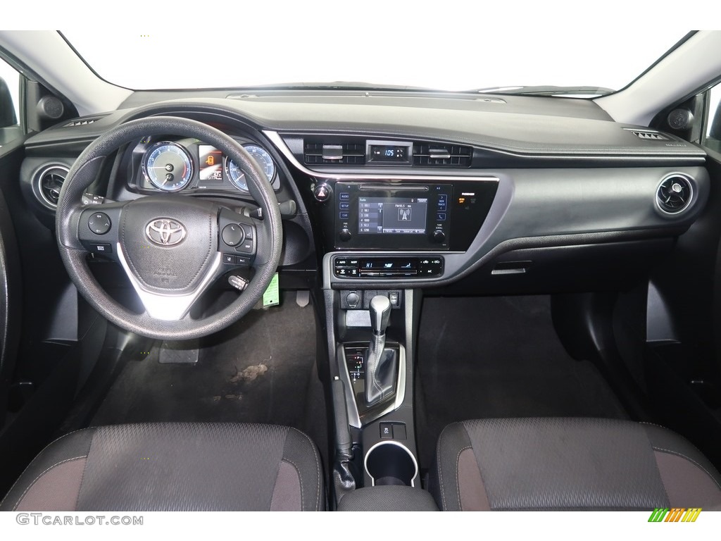 2017 Corolla LE - Classic Silver Metalic / Black photo #16