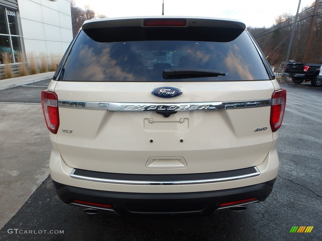 2018 Explorer XLT 4WD - Platinum Dune / Medium Stone photo #3