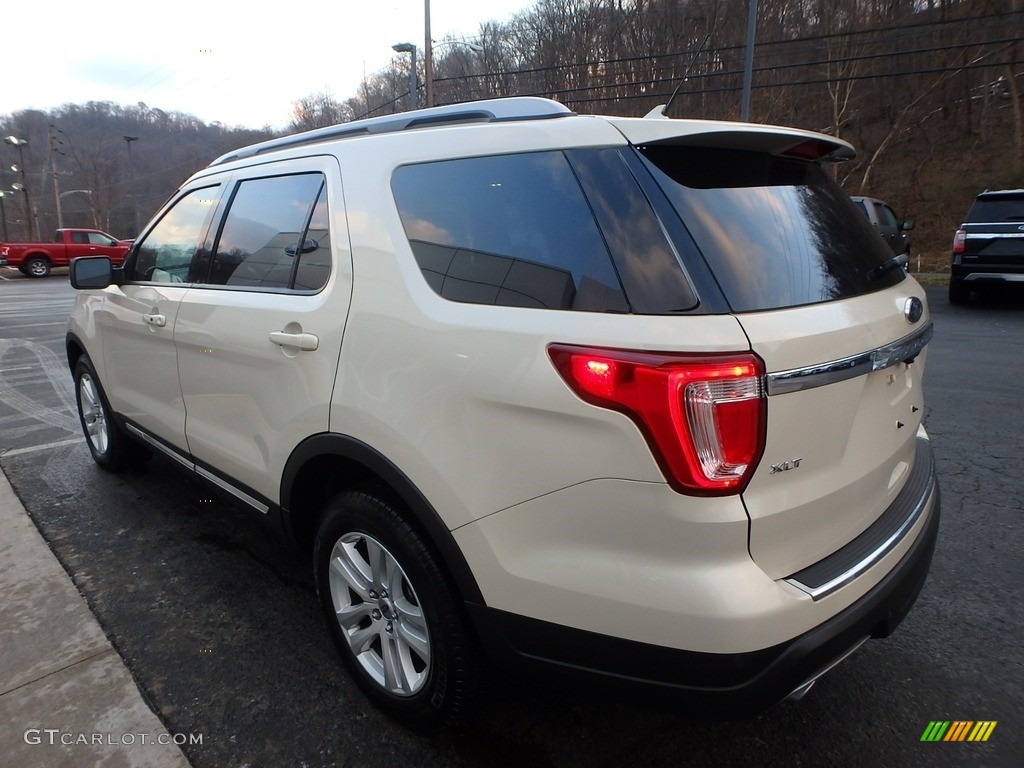 2018 Explorer XLT 4WD - Platinum Dune / Medium Stone photo #5