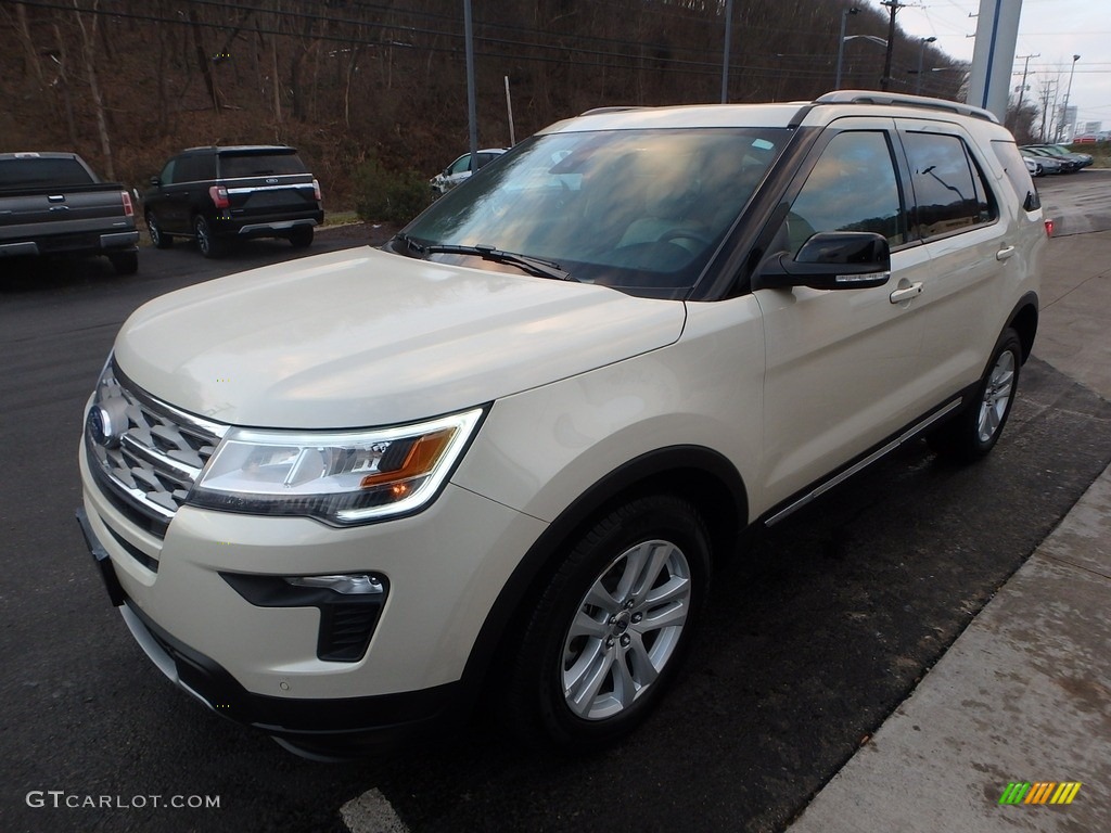 2018 Explorer XLT 4WD - Platinum Dune / Medium Stone photo #7