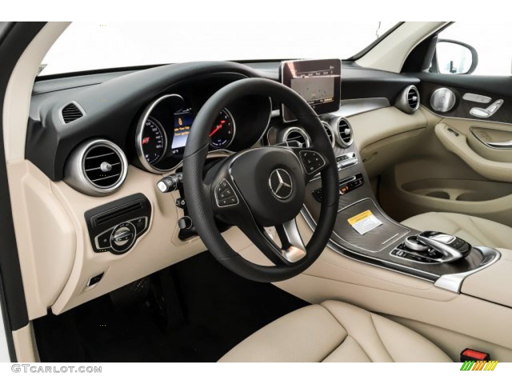 2019 Mercedes-Benz GLC 350e 4Matic Silk Beige/Black Dashboard Photo #130921057