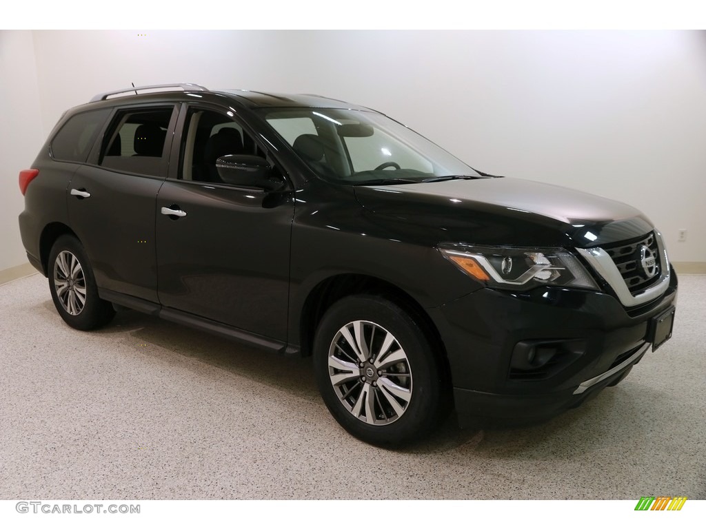 Magnetic Black Nissan Pathfinder