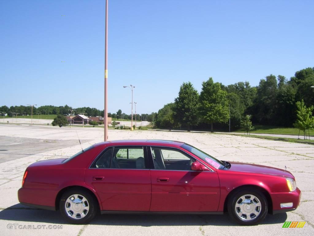 2002 DeVille Sedan - Crimson Pearl / Oatmeal photo #1