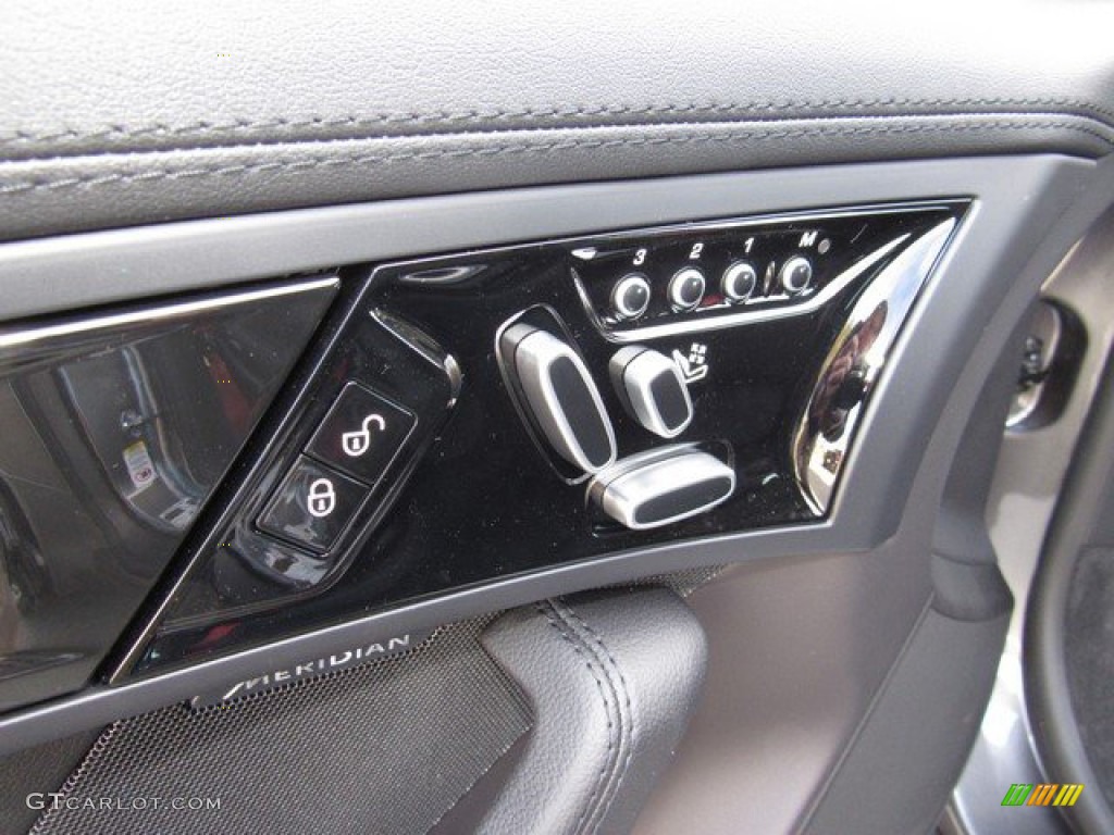 2019 Jaguar F-Type Coupe Controls Photo #130924450