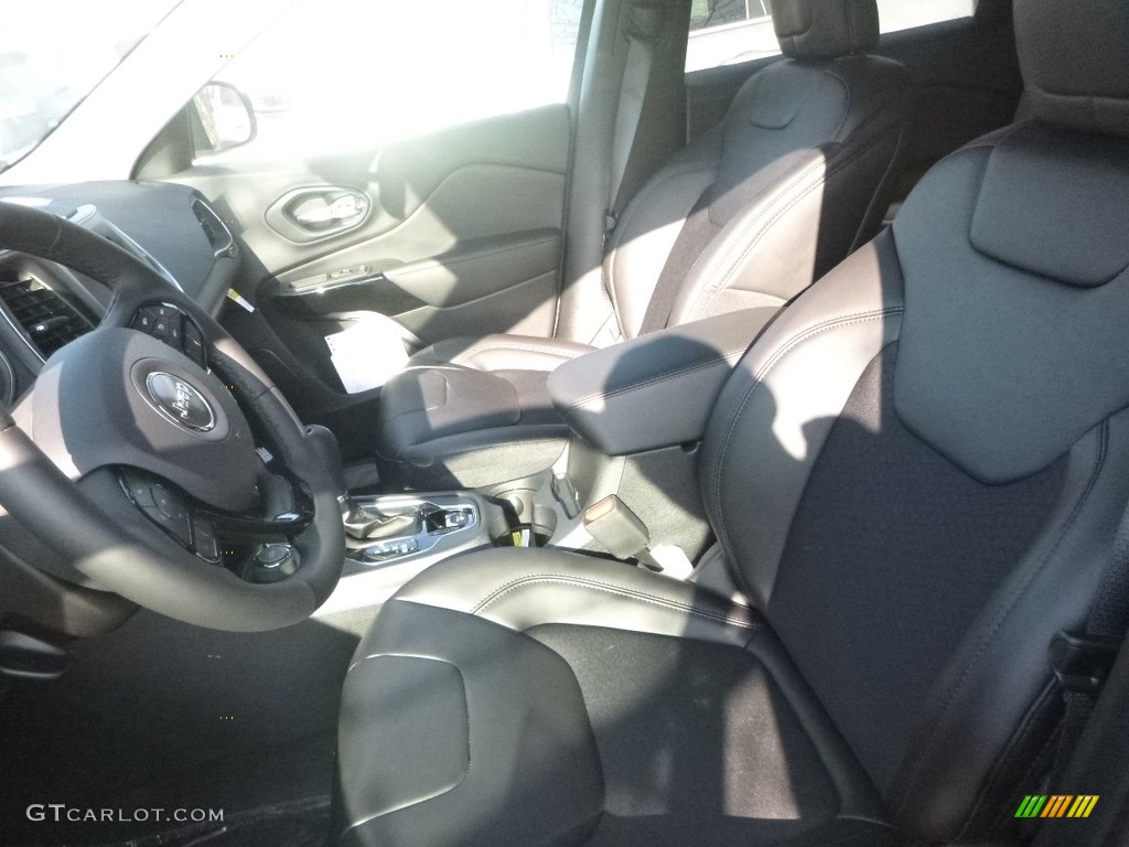 2019 Cherokee Latitude Plus 4x4 - Velvet Red Pearl / Black photo #12