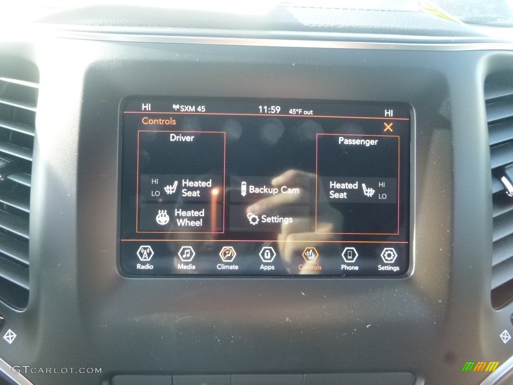 2019 Cherokee Latitude Plus 4x4 - Velvet Red Pearl / Black photo #17
