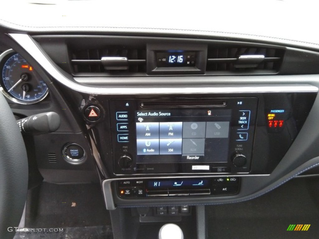 2019 Toyota Corolla XSE Controls Photo #130930936