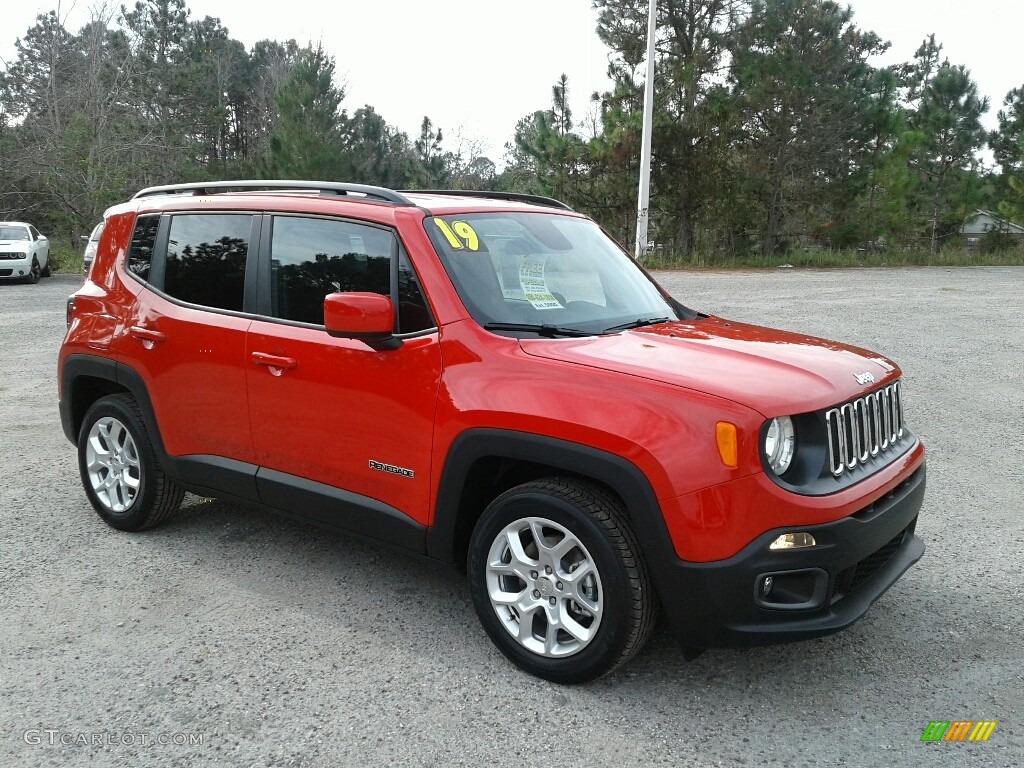 2018 Renegade Latitude - Colorado Red / Black photo #7