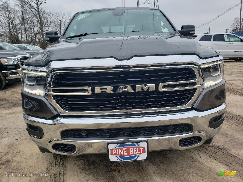 2019 1500 Big Horn Crew Cab 4x4 - Granite Crystal Metallic / Black photo #2