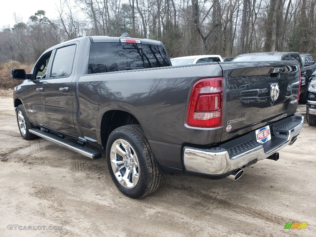 2019 1500 Big Horn Crew Cab 4x4 - Granite Crystal Metallic / Black photo #4