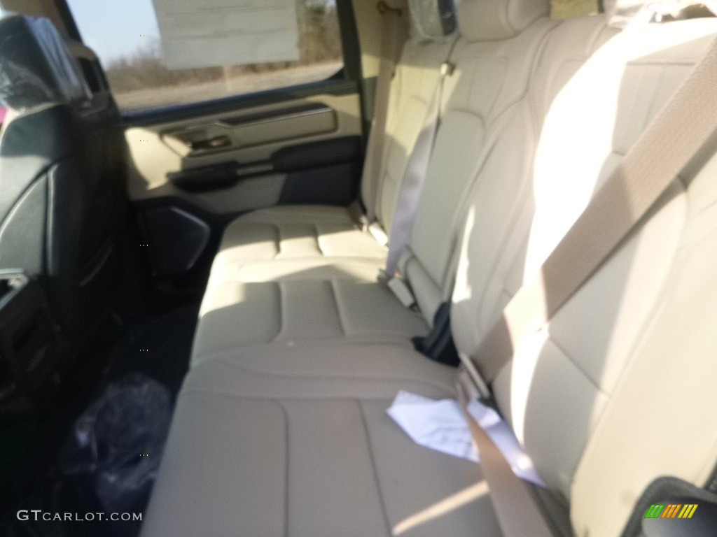 2019 1500 Limited Crew Cab 4x4 - Delmonico Red Pearl / Indigo/Frost photo #13