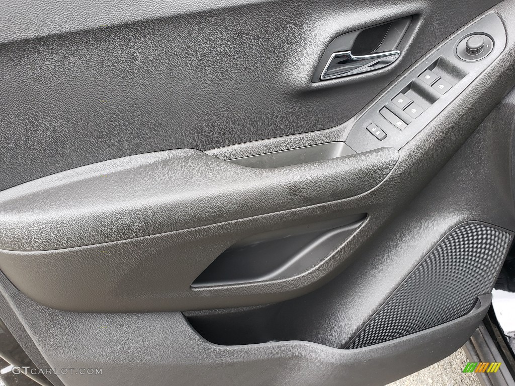 2019 Chevrolet Trax LT Jet Black Door Panel Photo #130939534