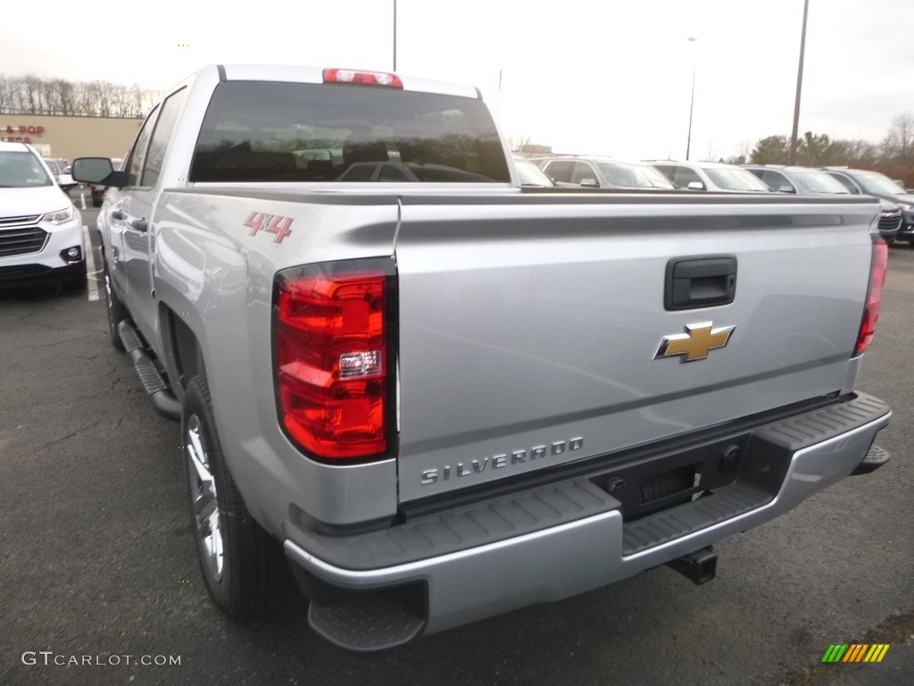 2018 Silverado 1500 Custom Crew Cab 4x4 - Silver Ice Metallic / Dark Ash/Jet Black photo #3