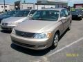 2000 Desert Sand Mica Toyota Avalon XLS  photo #2