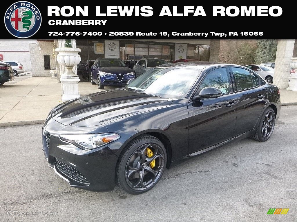 Vulcano Black Metallic Alfa Romeo Giulia