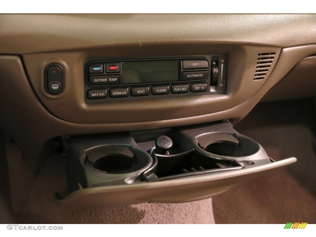 2002 Crown Victoria LX - Arizona Beige Metallic / Medium Parchment photo #14