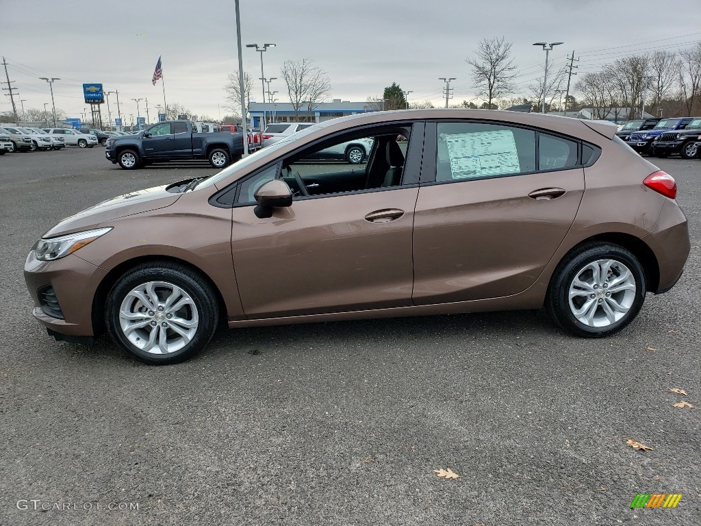 Oakwood Metallic 2019 Chevrolet Cruze LS Hatchback Exterior Photo #130957371