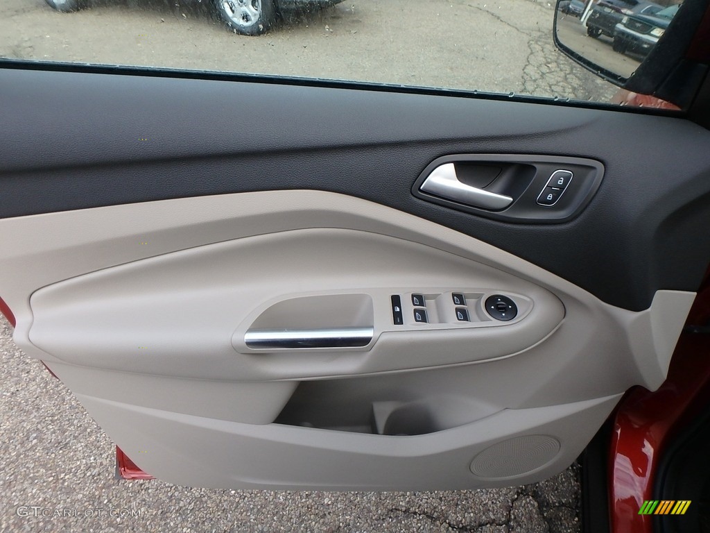2019 Ford Escape SEL 4WD Medium Light Stone Door Panel Photo #130957890