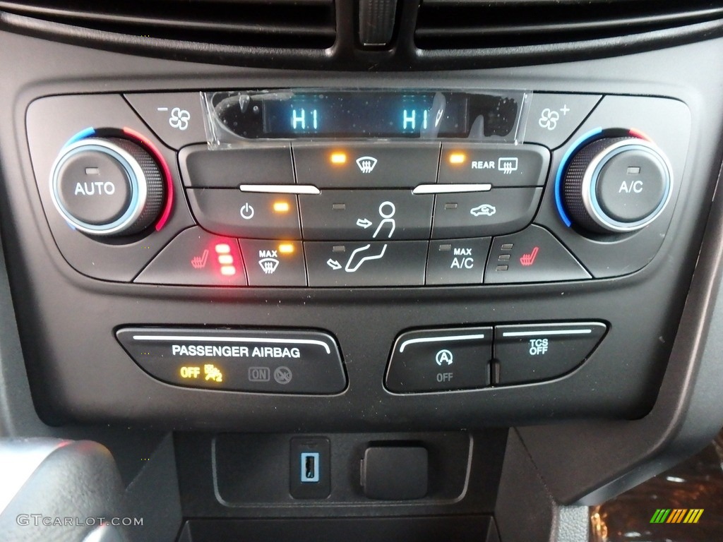 2019 Ford Escape SEL 4WD Controls Photo #130958475