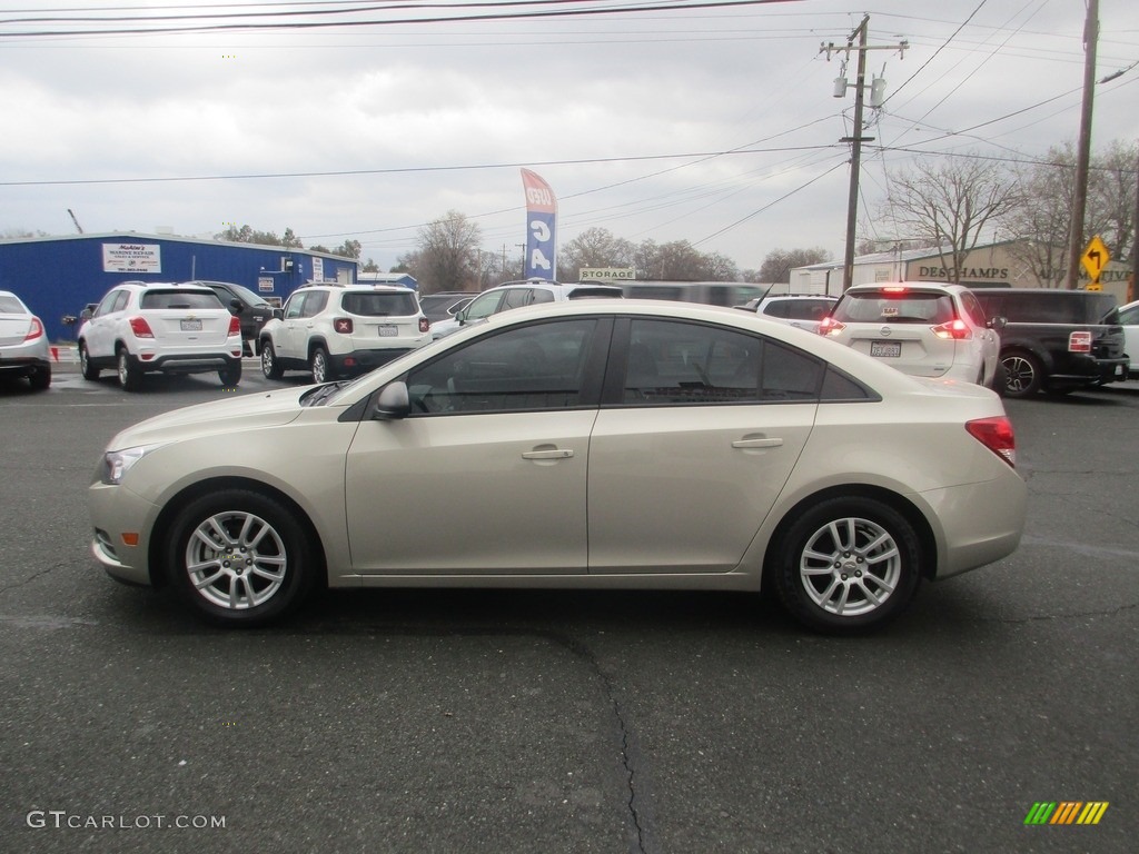 2014 Cruze LS - Champagne Silver Metallic / Jet Black/Medium Titanium photo #4
