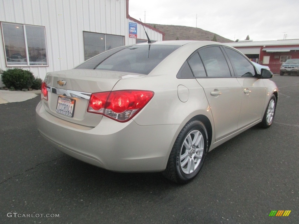 2014 Cruze LS - Champagne Silver Metallic / Jet Black/Medium Titanium photo #7
