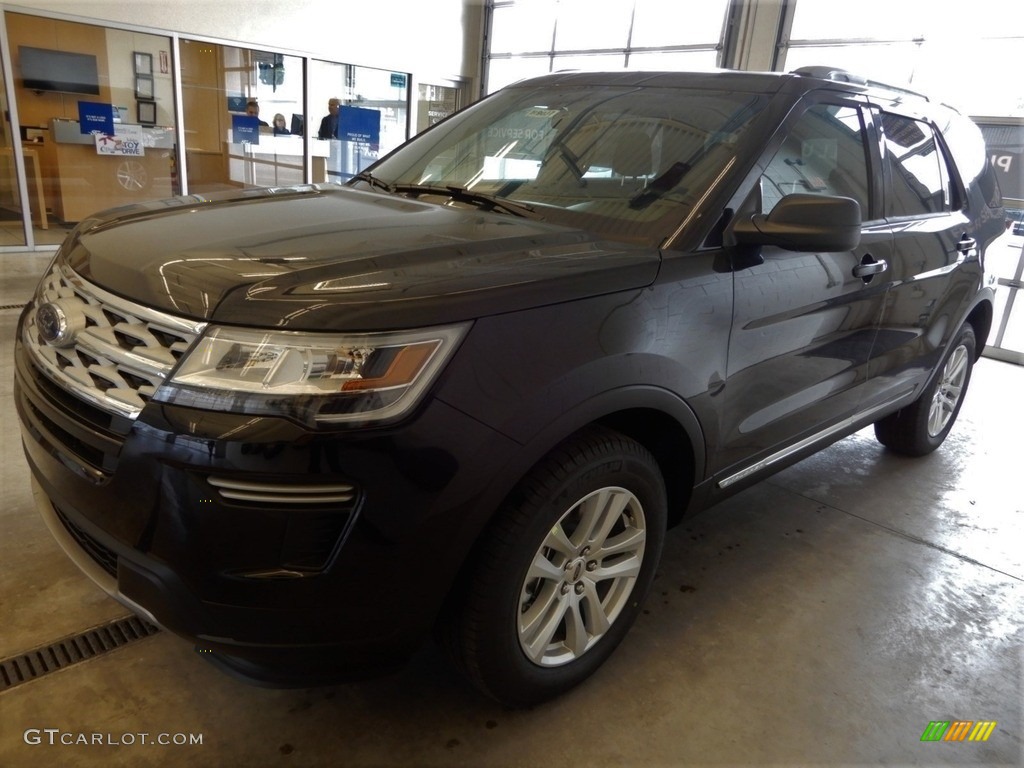 2019 Explorer XLT 4WD - Agate Black / Medium Black photo #5