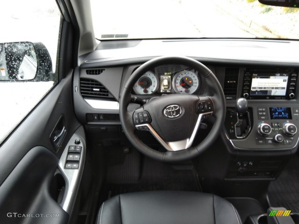 2019 Toyota Sienna SE Ash Dashboard Photo #130966485