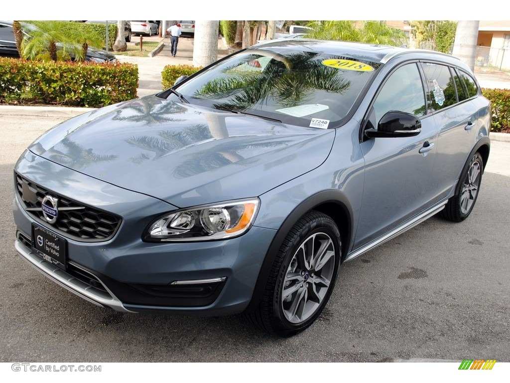 Mussel Blue Metallic 2018 Volvo V60 Cross Country T5 AWD Exterior Photo #130970178