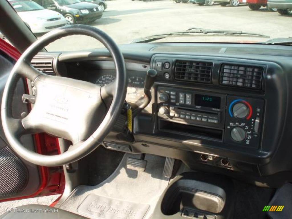 1996 Blazer LT 4x4 - Dark Cherry Red Metallic / Graphite photo #10