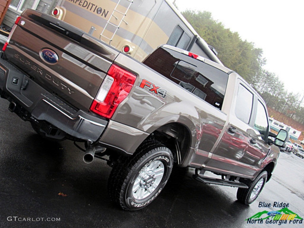 2019 F250 Super Duty XLT Crew Cab 4x4 - Stone Gray / Earth Gray photo #30