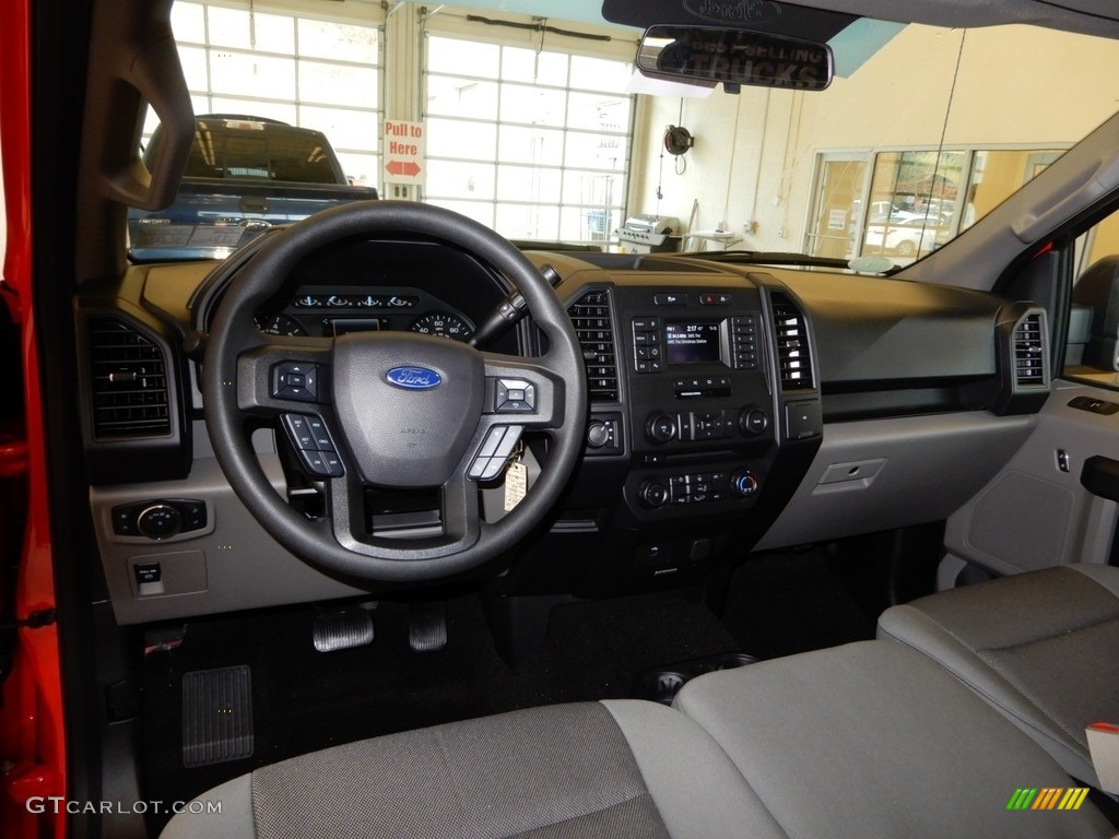 2018 F150 XL SuperCrew 4x4 - Race Red / Earth Gray photo #9