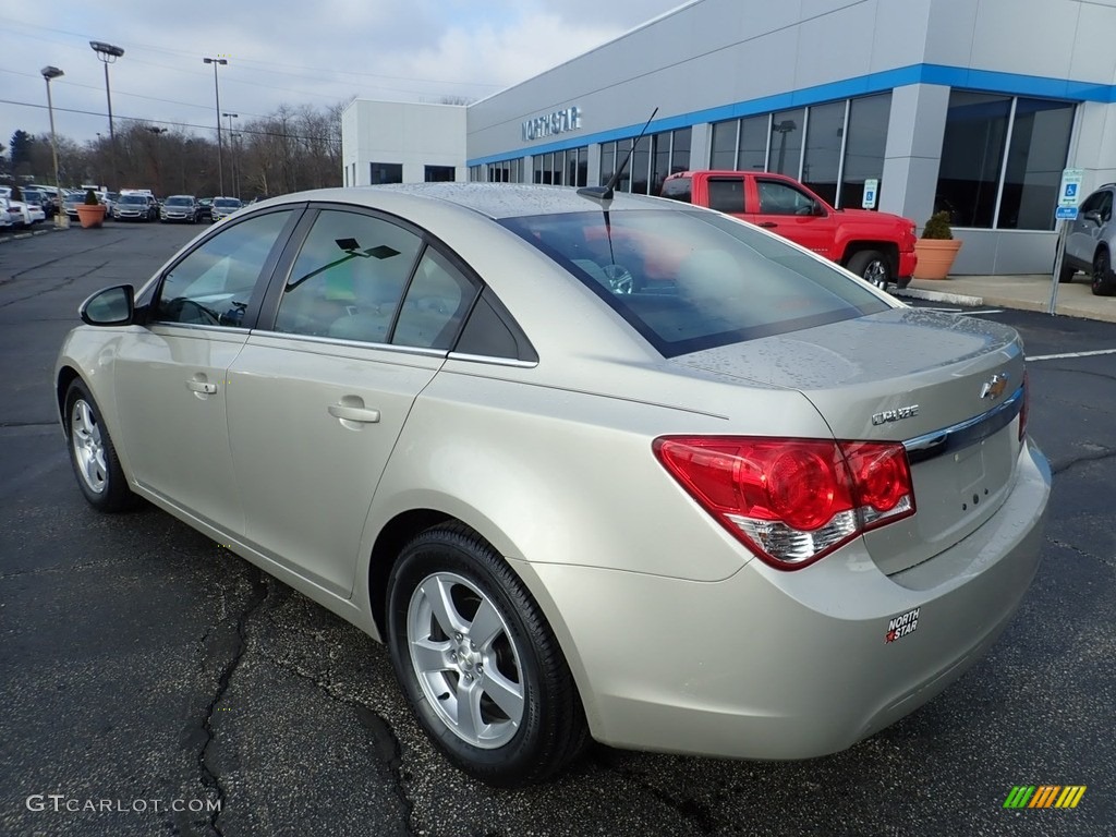 2014 Cruze LT - Champagne Silver Metallic / Medium Titanium photo #4