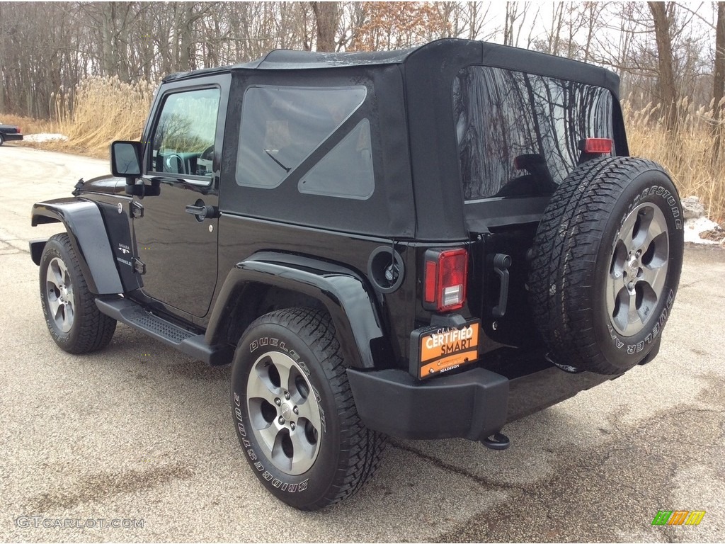 2017 Wrangler Sahara 4x4 - Black / Black photo #4