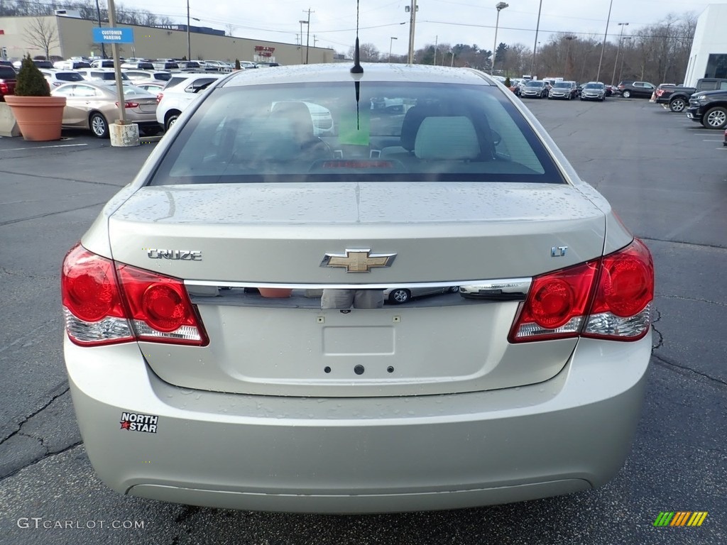 2014 Cruze LT - Champagne Silver Metallic / Medium Titanium photo #6