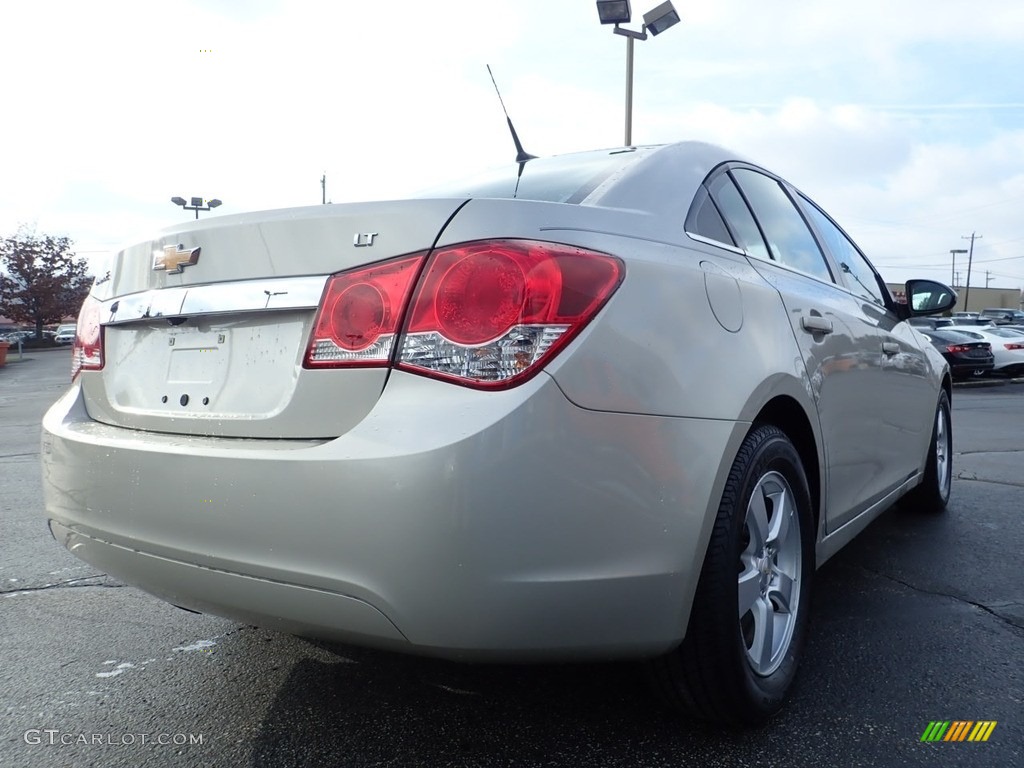 2014 Cruze LT - Champagne Silver Metallic / Medium Titanium photo #8
