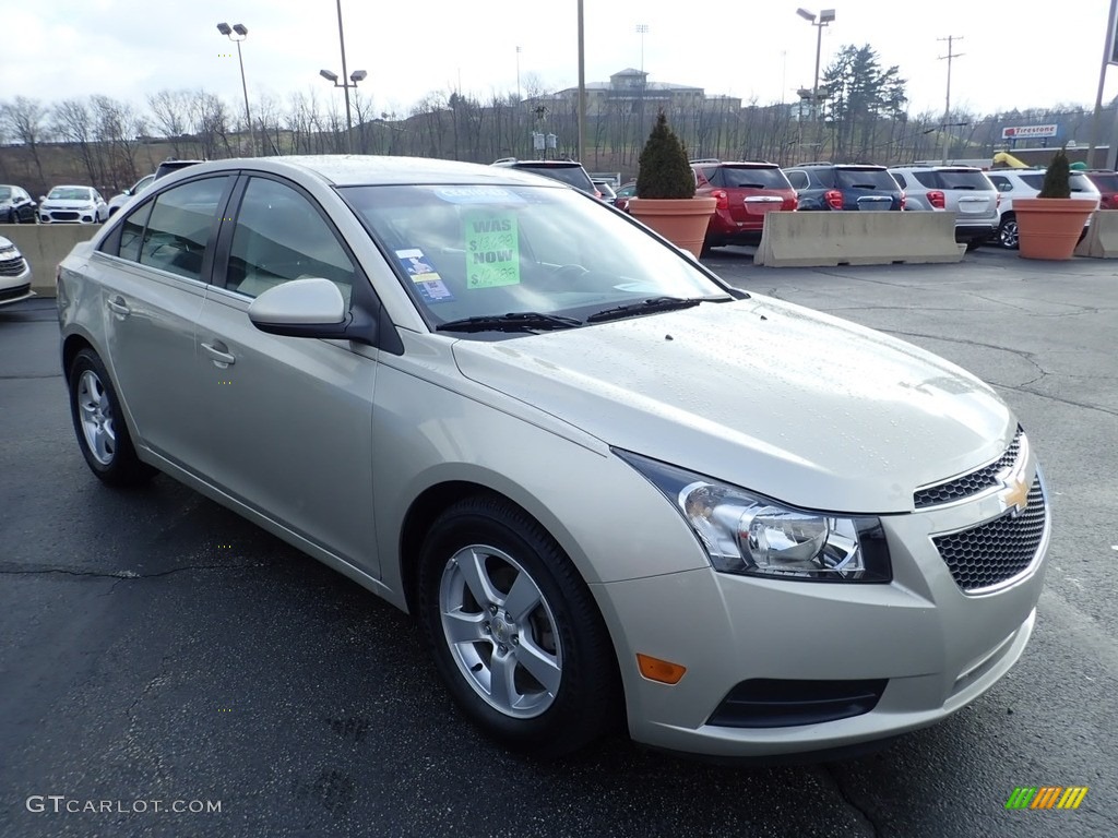 2014 Cruze LT - Champagne Silver Metallic / Medium Titanium photo #11