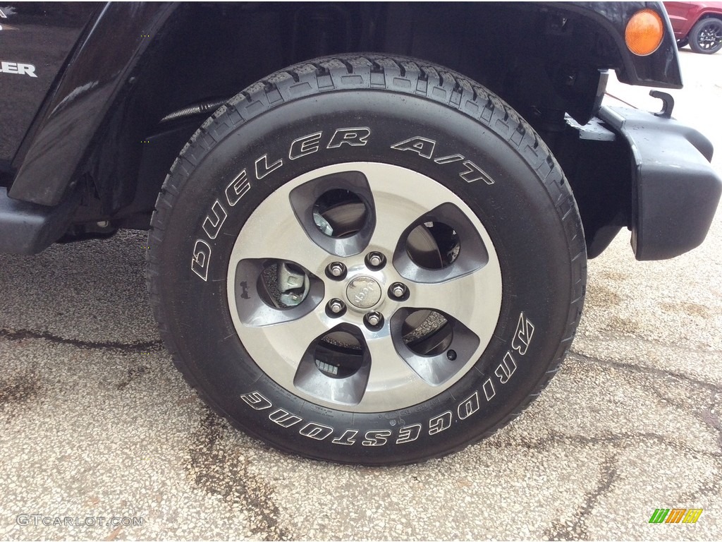 2017 Wrangler Sahara 4x4 - Black / Black photo #9