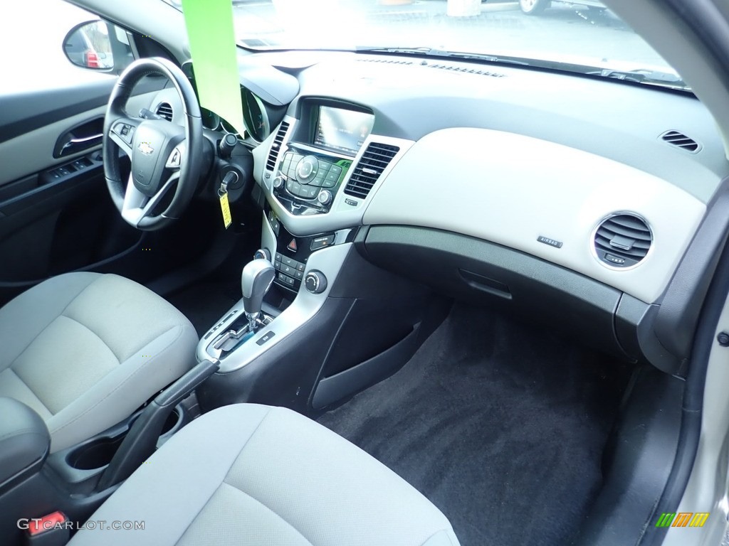 2014 Cruze LT - Champagne Silver Metallic / Medium Titanium photo #16