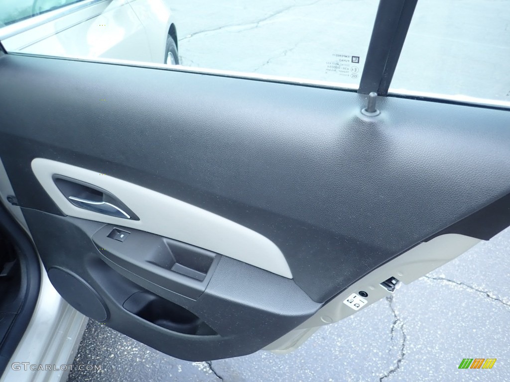 2014 Cruze LT - Champagne Silver Metallic / Medium Titanium photo #19