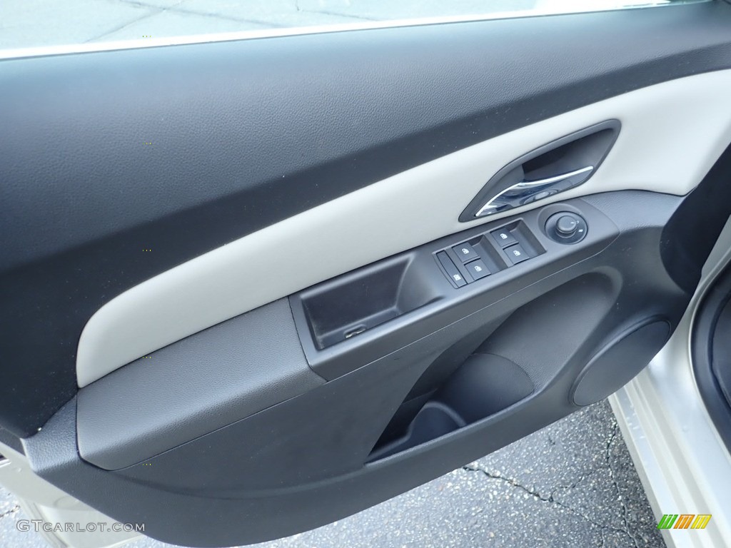 2014 Cruze LT - Champagne Silver Metallic / Medium Titanium photo #24