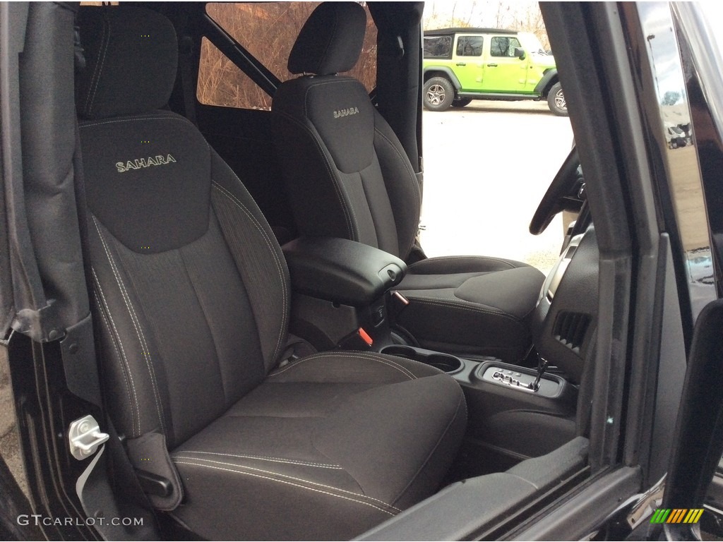2017 Wrangler Sahara 4x4 - Black / Black photo #20