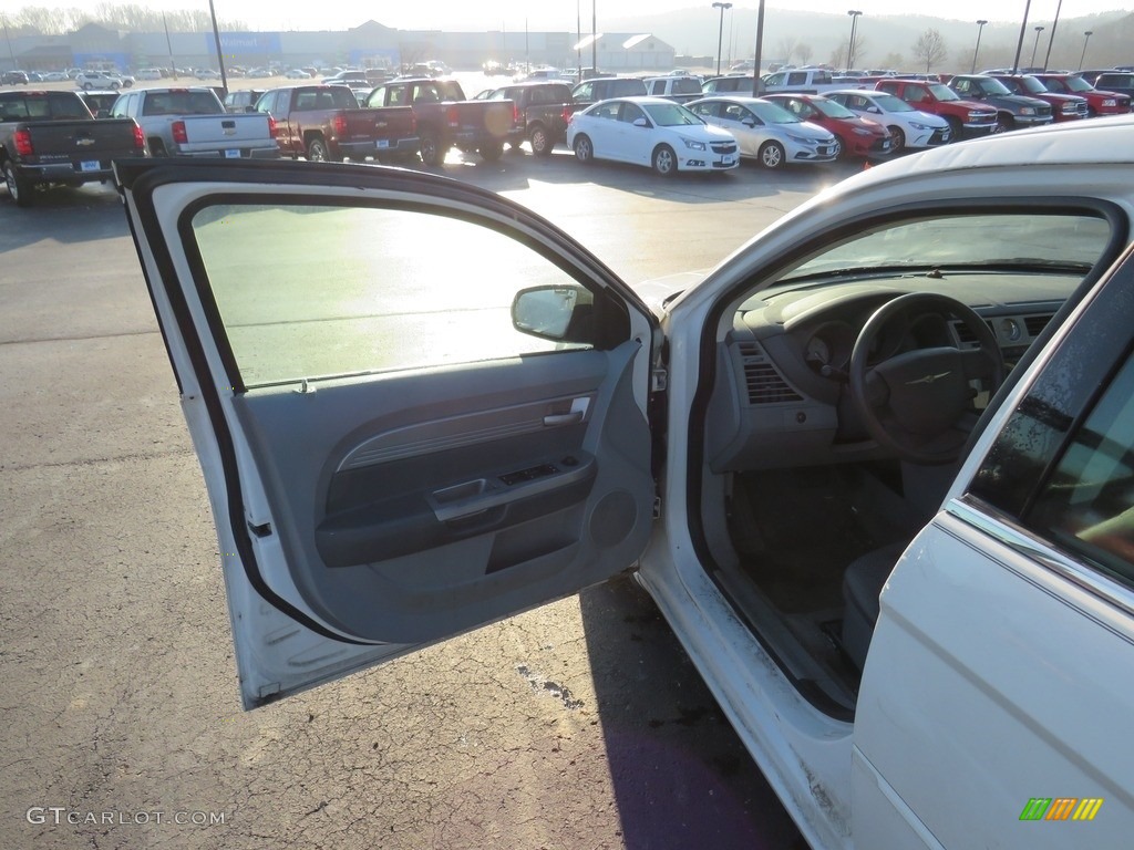 2007 Sebring Sedan - Stone White / Dark Slate Gray/Light Slate Gray photo #27