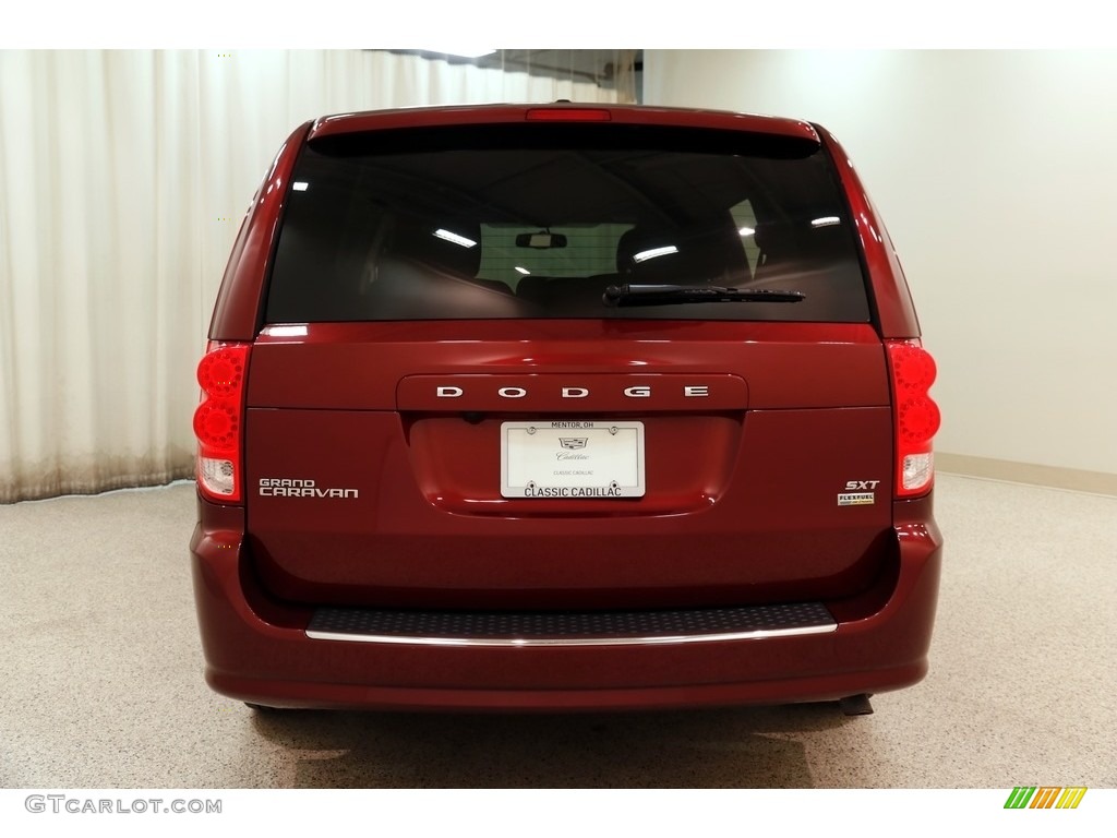 2017 Grand Caravan SXT - Octane Red / Black/Light Graystone photo #21