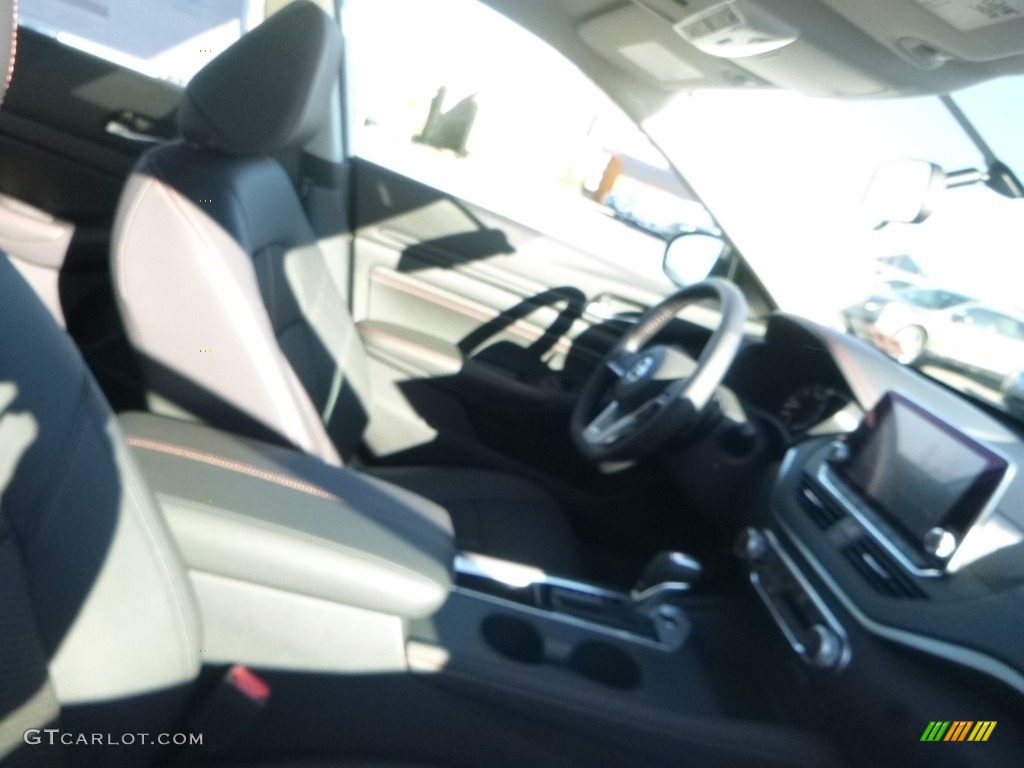 2019 Altima SR - Pearl White / Charcoal photo #10